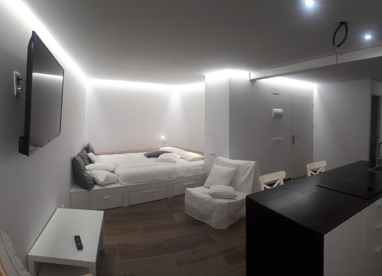 Cal Dalmau Apartaments Loft Pardines ภายนอก รูปภาพ